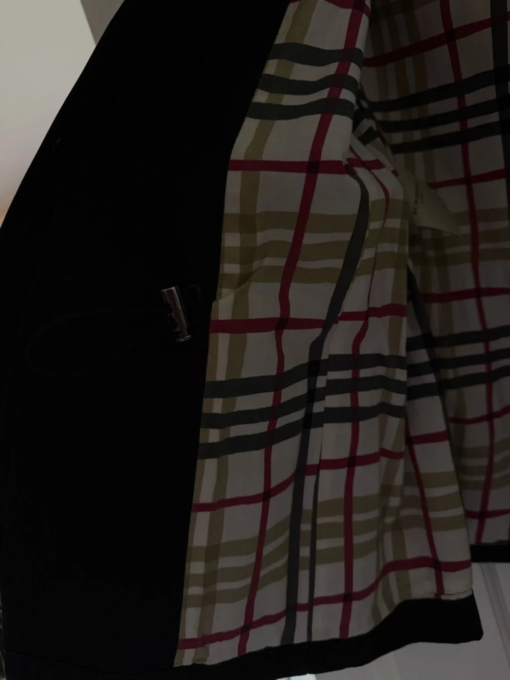 Burberry Black Women's Rain Jacket with Signature Check Lining - Picture 4 of 6